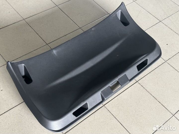 Обшивка крышка багажника Рено Каптюр Kaptur
