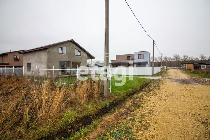 Дом 160 м² на участке 4 сот.