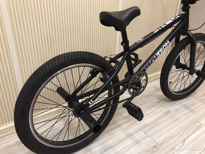 Трюковой велосипед BMX