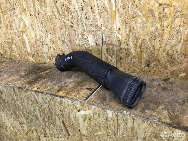 Патрубок впускного коллектора Volkswagen Polo