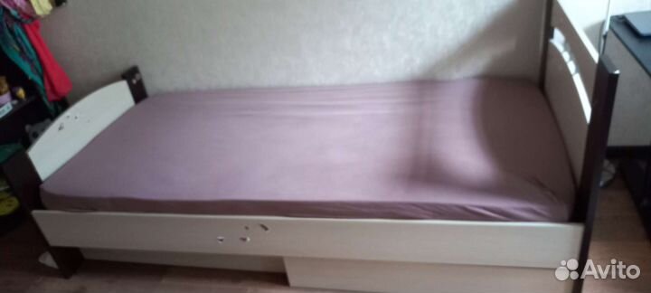 Кровать