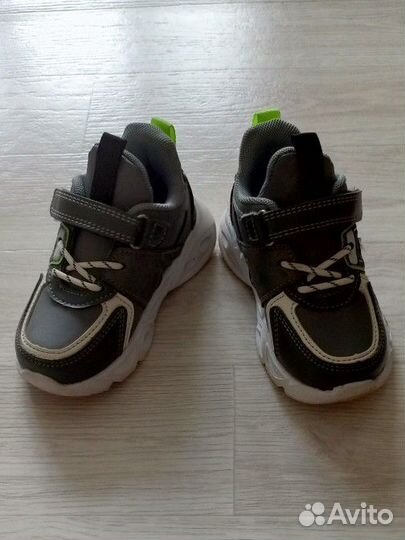 Кроссовки детские