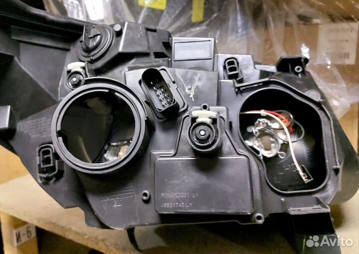 Фара левая на Chevrolet Trailblazer 2012-2016