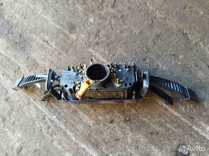 Переключатель подрулевой (стрекоза) Audi 100 С3