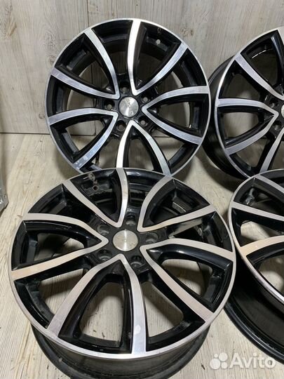 R17 5/114.3 литые диска на кроссовер
