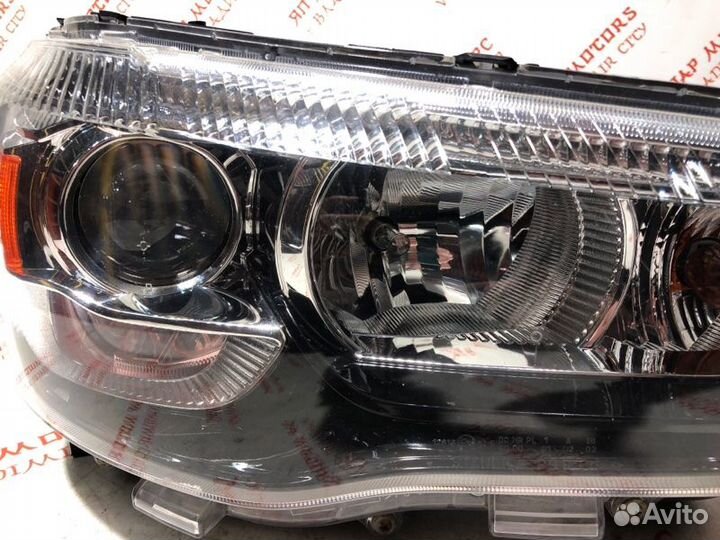 Фара ксеноновая правая Mitsubishi Asx 4B10 2010