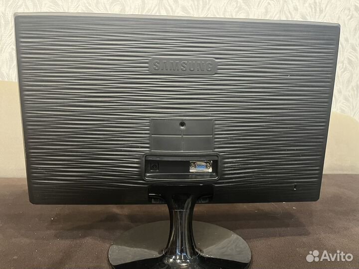 Монитор Samsung