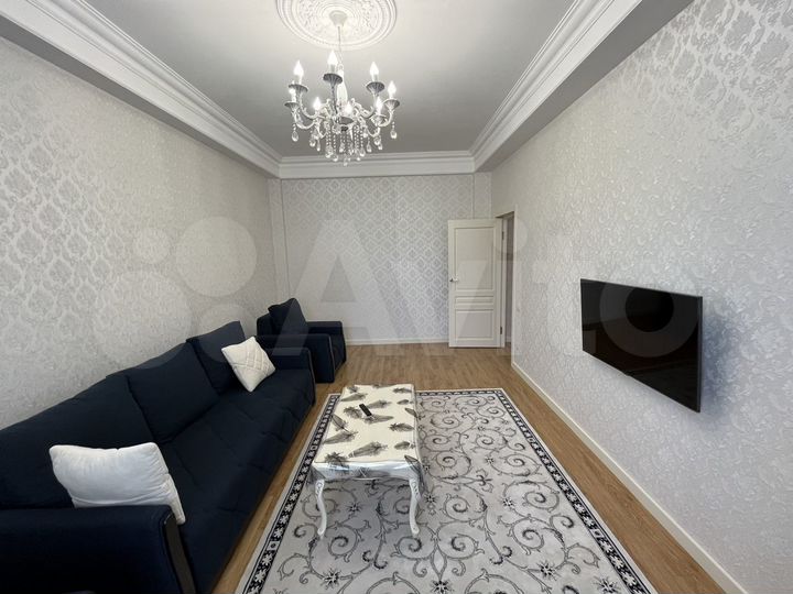 2-к. квартира, 70 м², 1/10 эт.