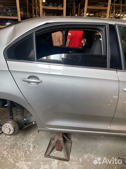 Дверь правая задняя Фольксваген Поло 6