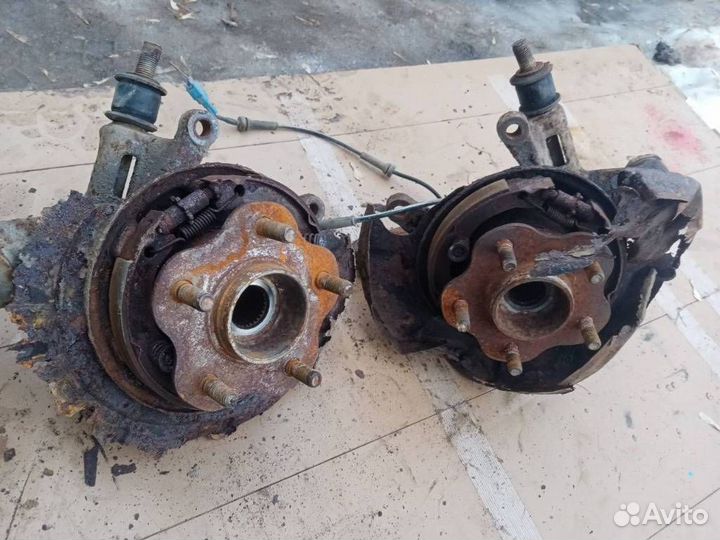 Кулак Hyundai Santa Fe (SM) 2004