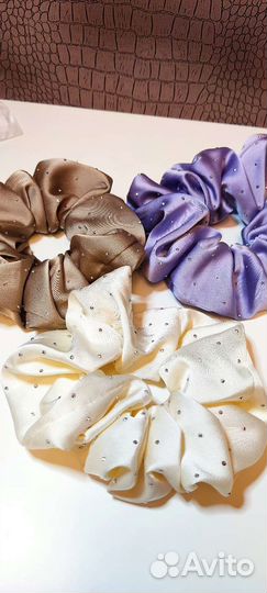 Резинка для волос со стразами