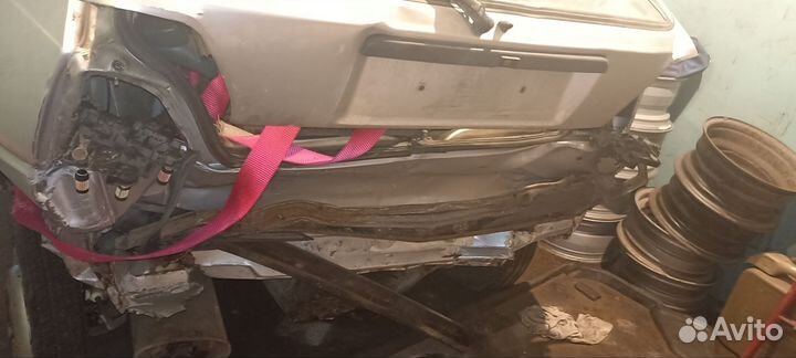 Volkswagen Golf 1.6 МТ, 1987, битый, 300 000 км