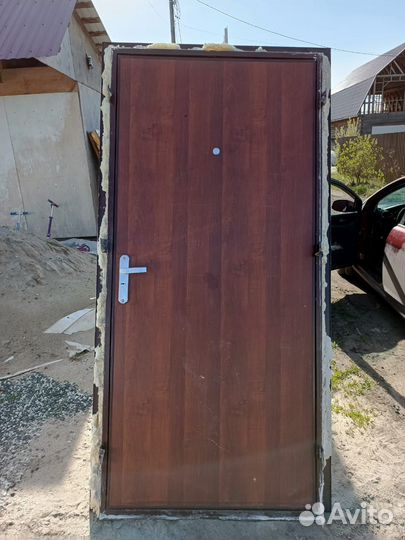 Дверь входная металлическая