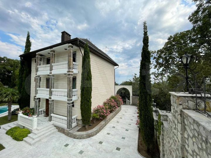 Дом 270 м² на участке 40 сот.