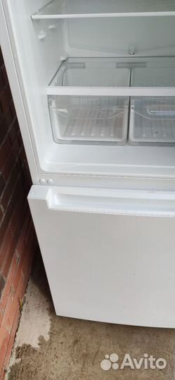 Холодильник indesit