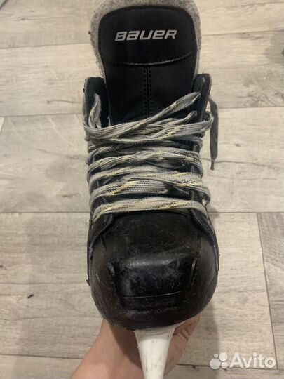 Коньки хоккейные(профессиональные) bauer(supreme)