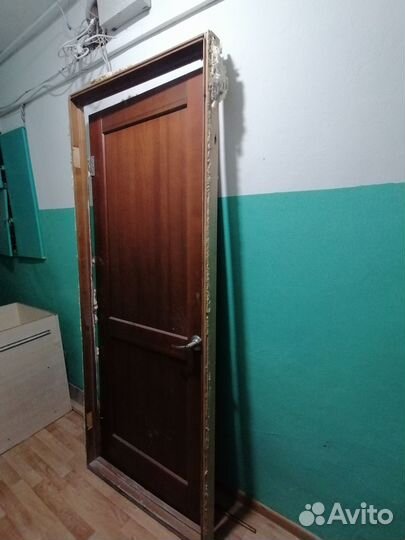 Двери межкомнатные с коробкой деревянные бу