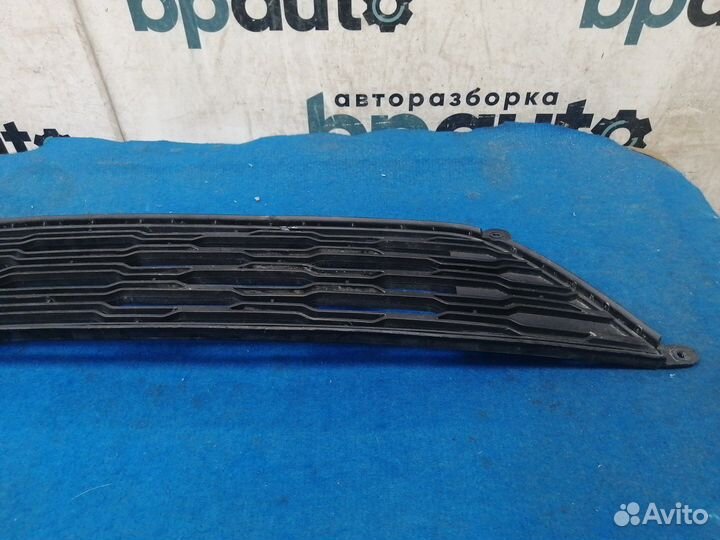 Решетка переднего бампера 86522-1H500 Kia ceed