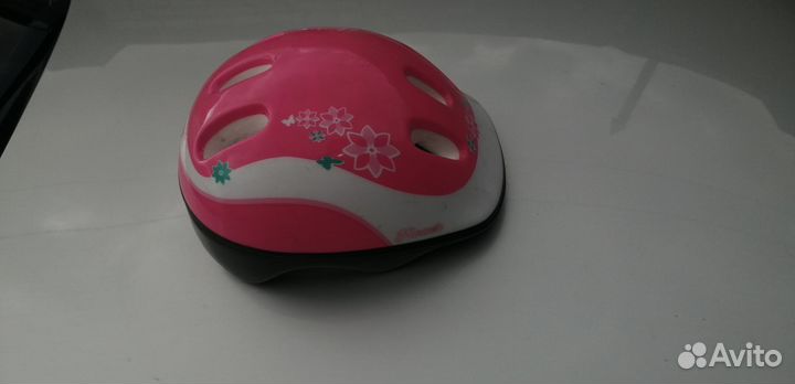 Продам шлем для девочки. Состояние идеальное