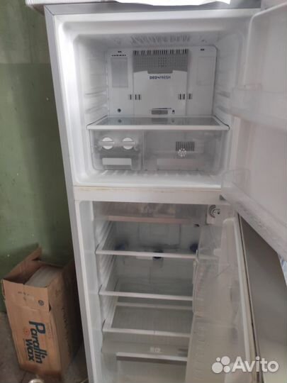 Холодильник electrolux No Frost end32310x бу