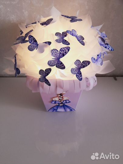 Светящийся букет из бабочек