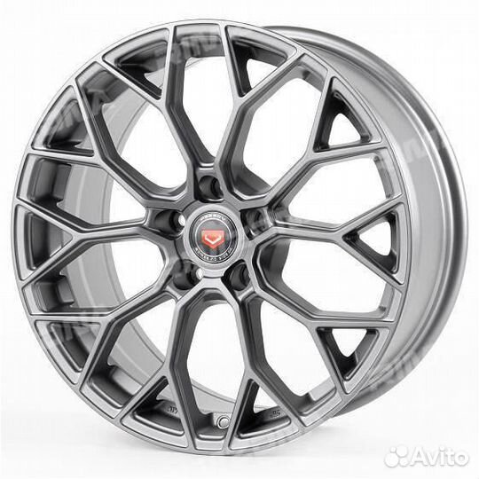 Литой диск в стиле vossen R18 5x114.3