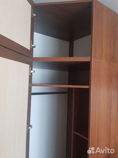 Угловой шкаф