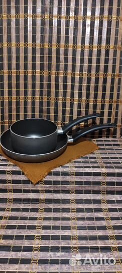 Набор сковорода и ковшик
