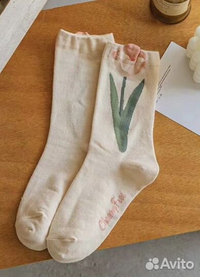 Носки женские новые с цветами тюльпанами