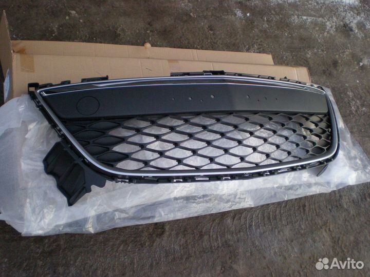 Решётка переднего бампера Тайвань Mazda CX 7 рест