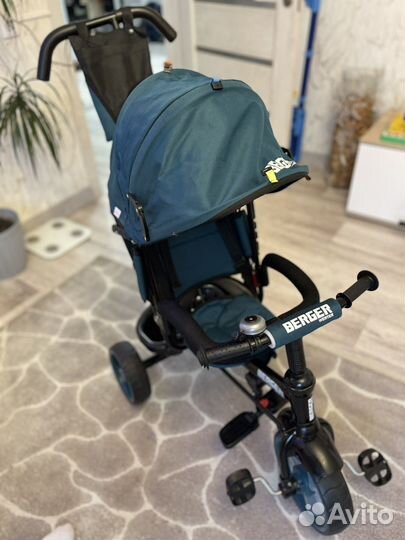 Велосипед трехколесный с ручкой детский