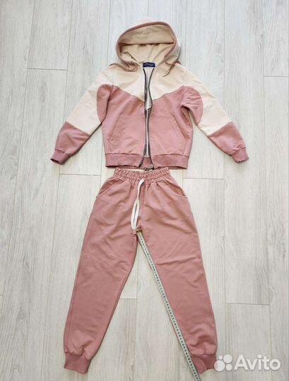 Костюм спортивный на девочку 7 -8 лет