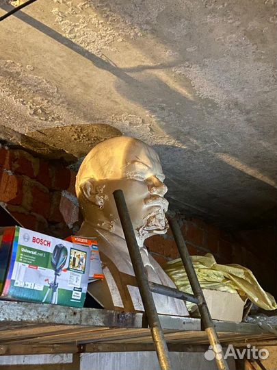 Бюст Ленина