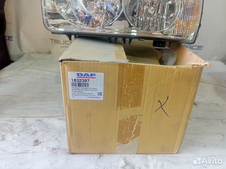 1832397 Фара правая Daf XF 105