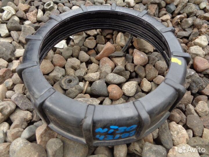 Крепление топливного насоса Nissan Xtrail NT30