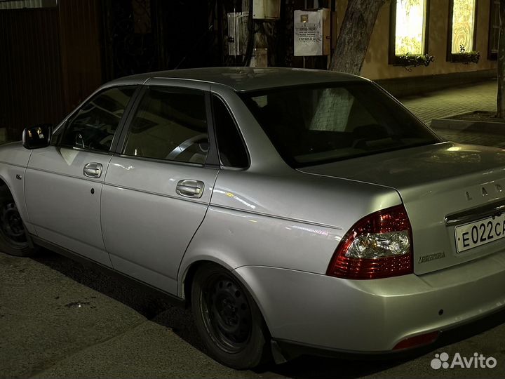 LADA priora 2015 lux