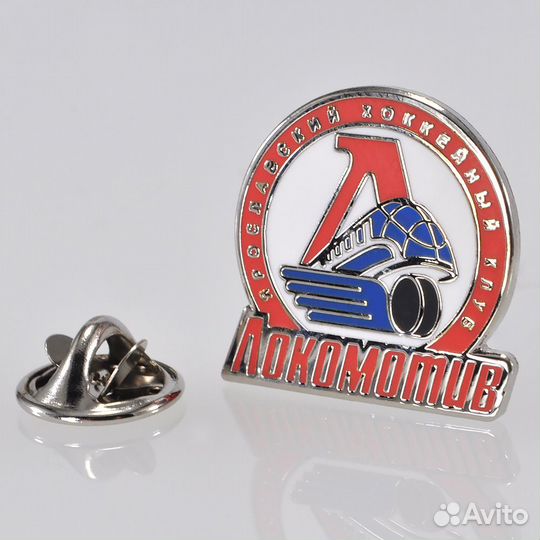 Коллекция хоккейных значков 