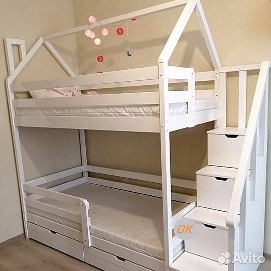 Кровать домик белая из Березы + лесенка комод