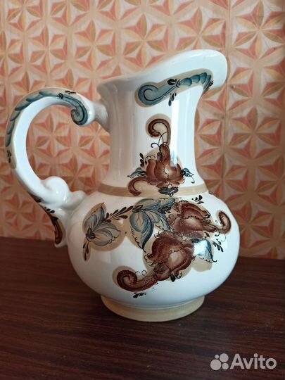 Кувшин фарфоровый
