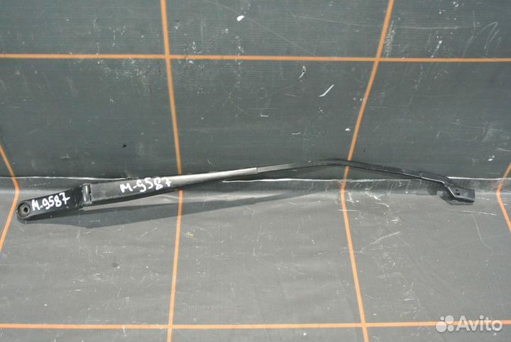 Поводок стеклоочистителя правый -Skoda Rapid