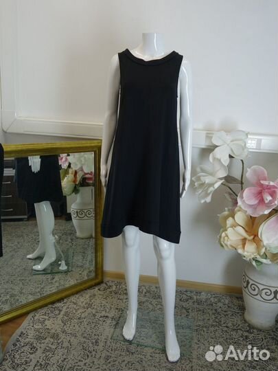 Prada новое платье оригинал М размер