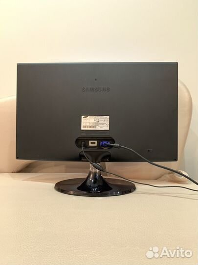 Монитор Samsung 23 диагональ