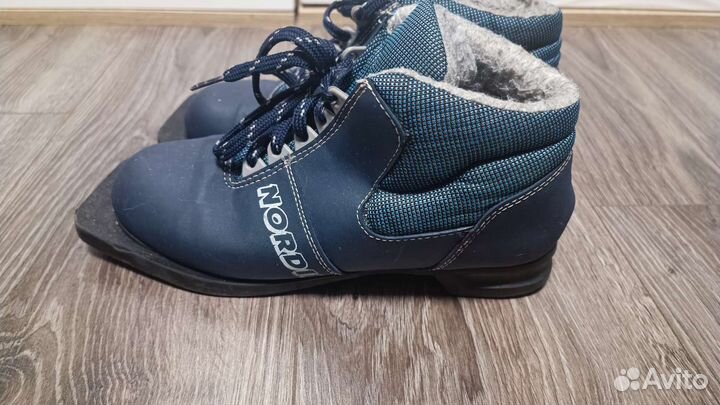 Комплект лыжи и ботинки