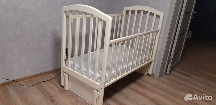 Детская кроватка