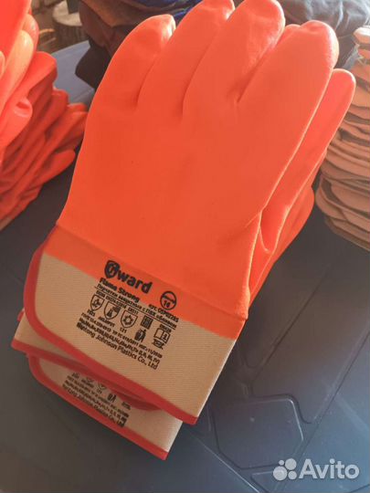 Защитные перчатки