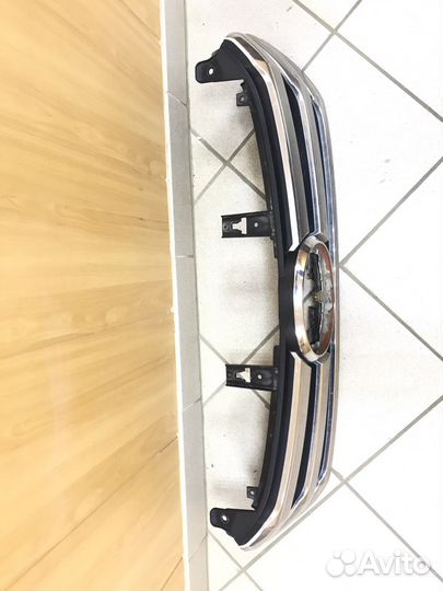 Решетка радиатора Hilux 8