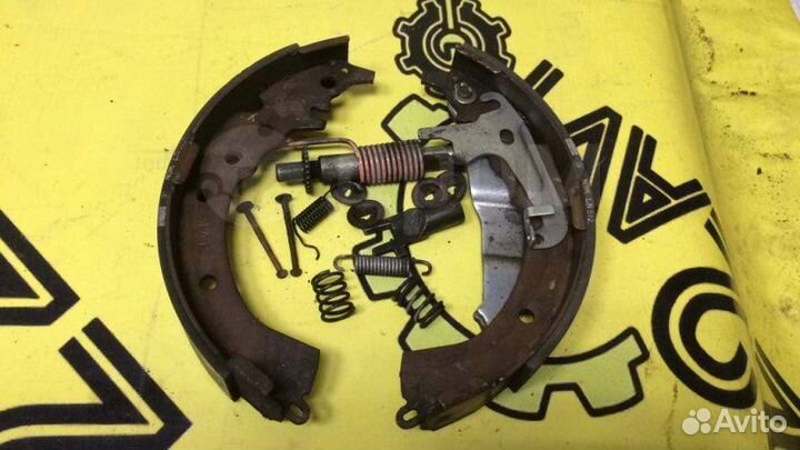 Механизм стояночного тормоза задний левый Toyota