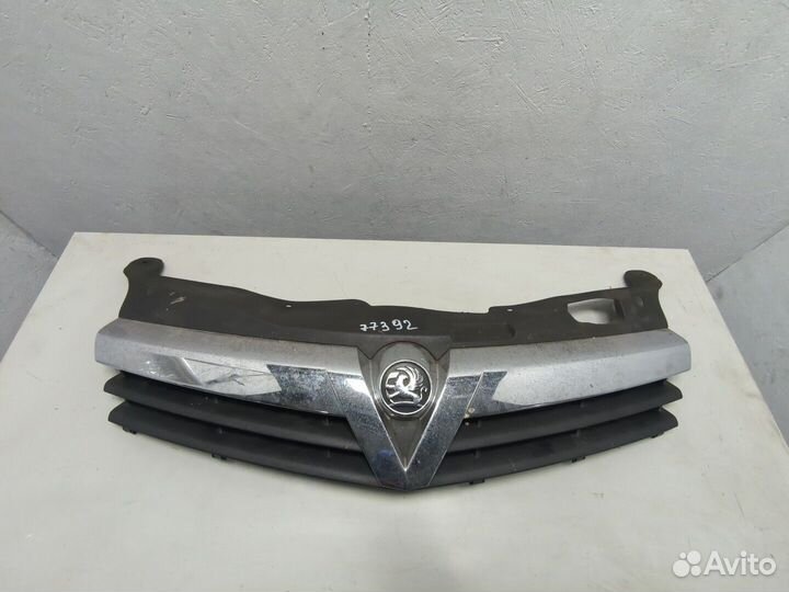 Решетка радиатора Opel Astra H, 2010