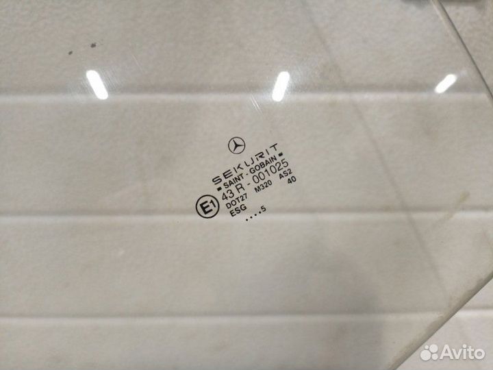 Стекло двери правое Mercedes-Benz Axor 1823 OM 906