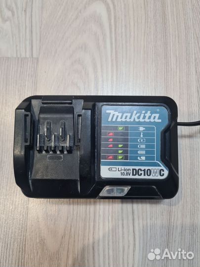 Зарядное устройство makita ds10wc